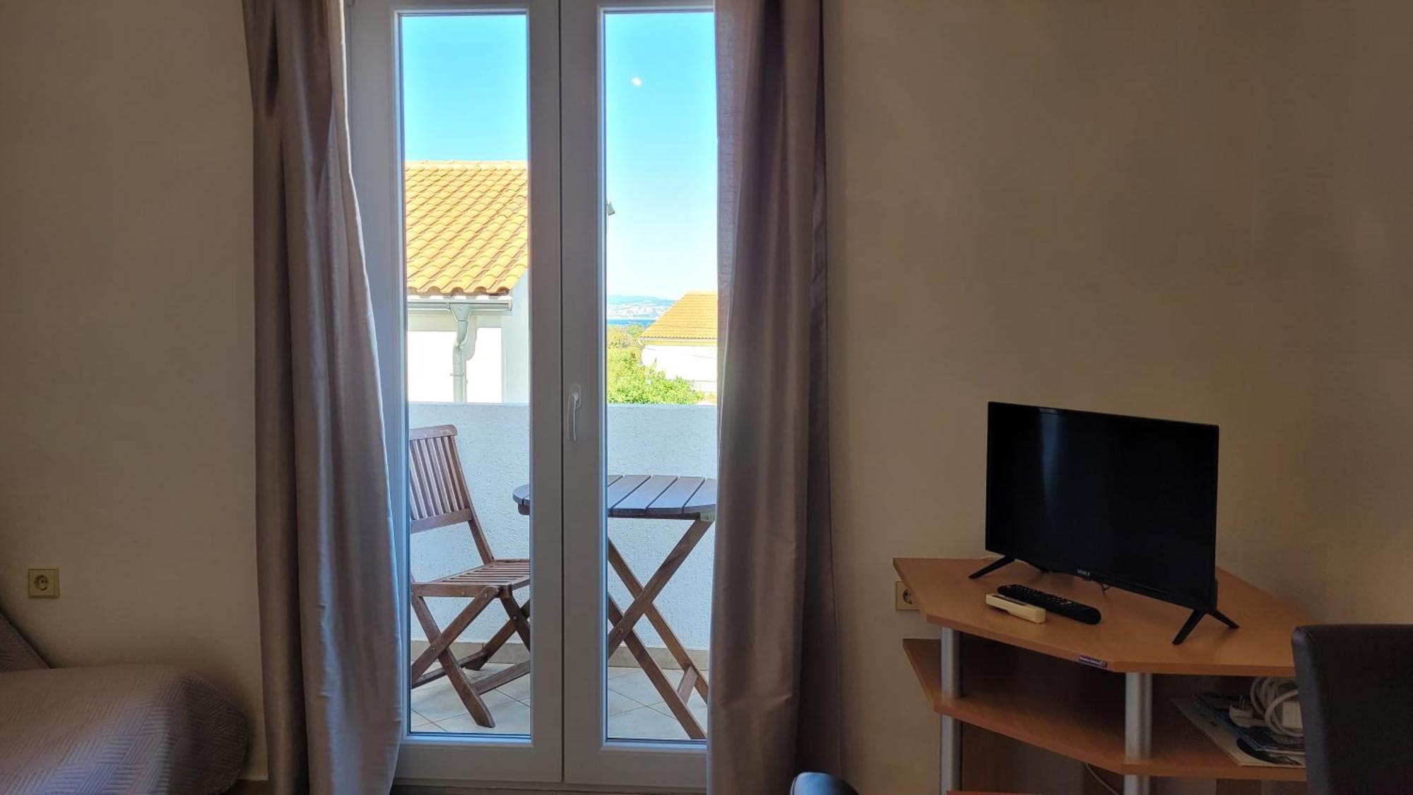 אומיסאליי Apartments Adriana מראה חיצוני תמונה