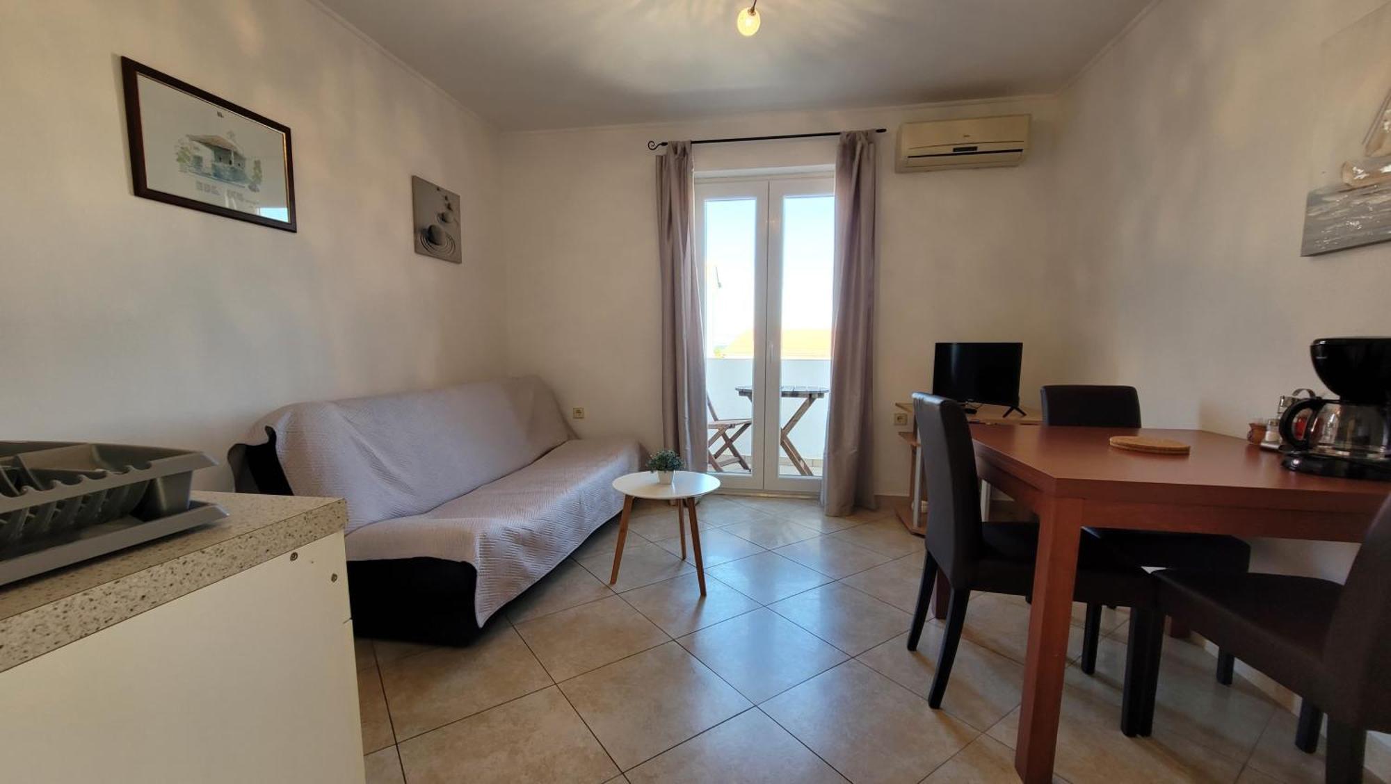 אומיסאליי Apartments Adriana מראה חיצוני תמונה